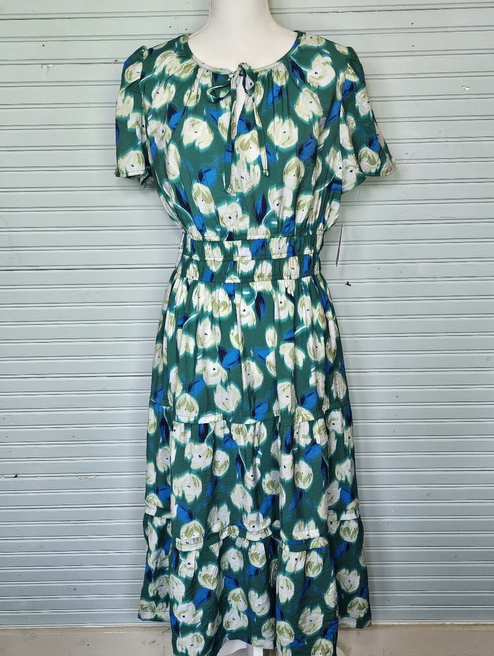 Angels Forever Young Green Cream Floral Short Sleeve Tiered Midi Dress Size M